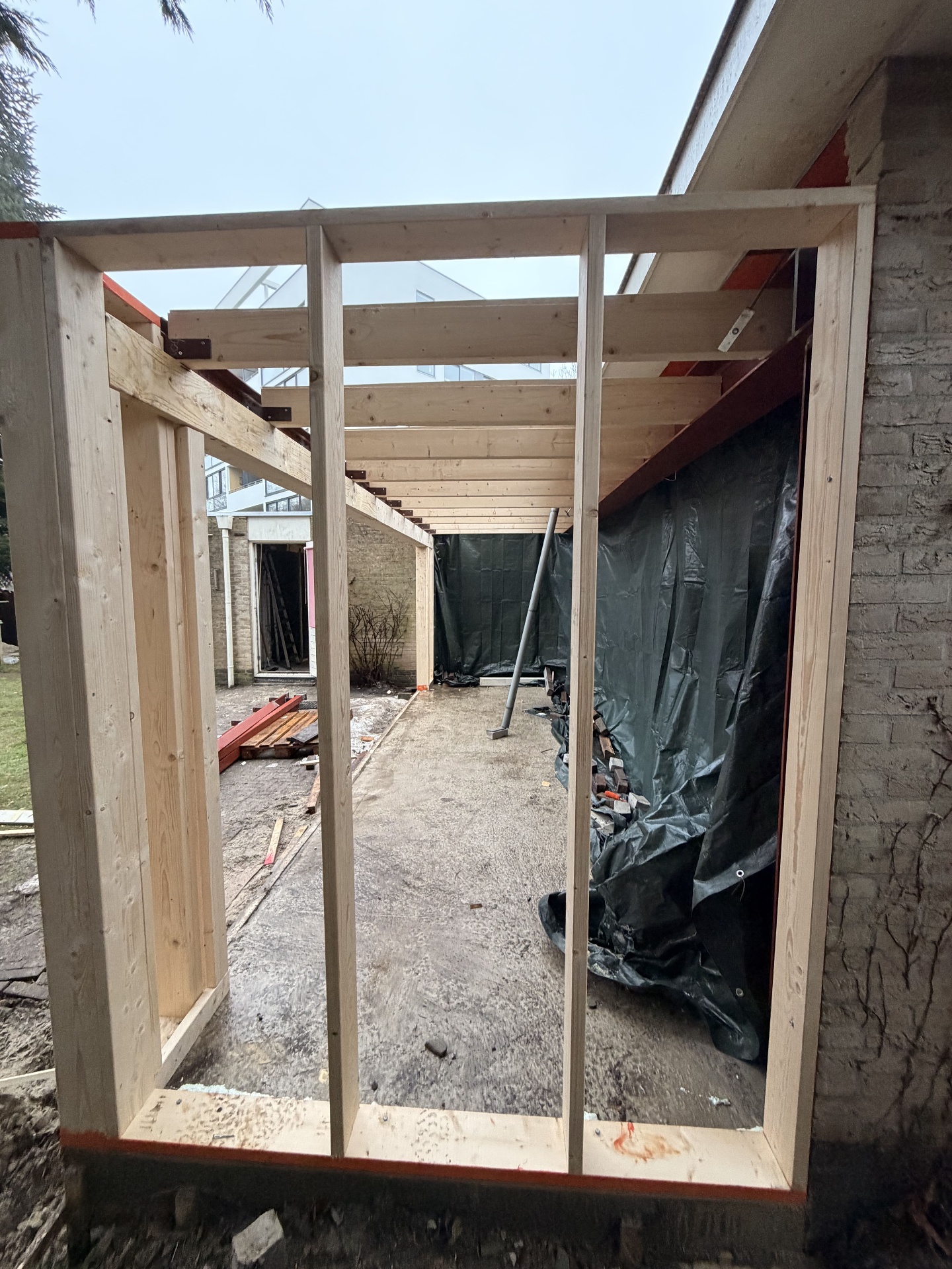 Houtskeletbouw casco met dakconstructie