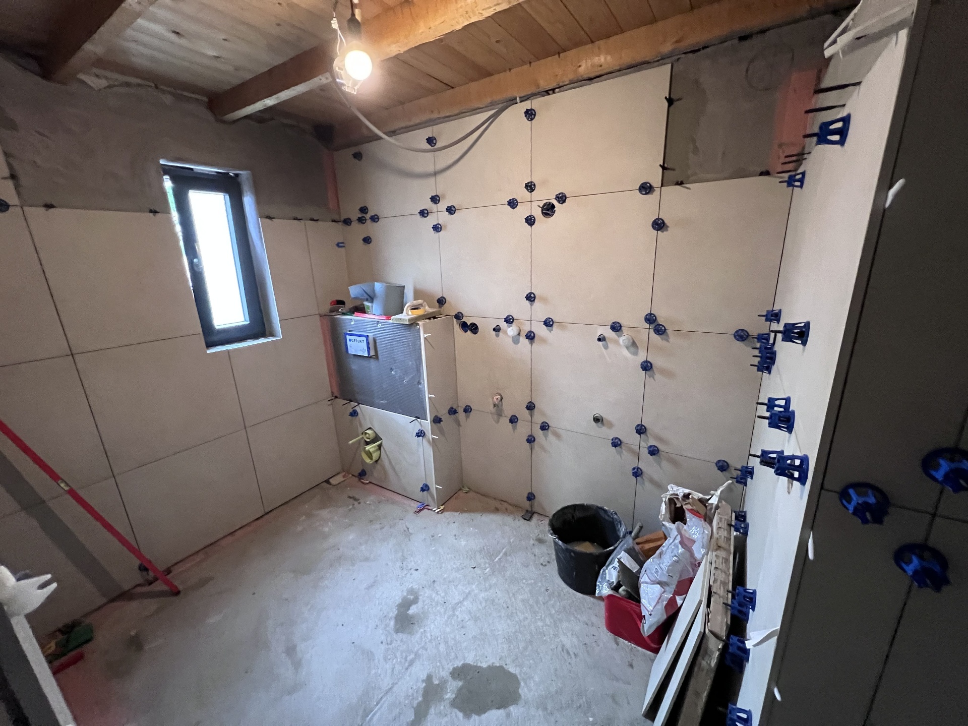 Wandtegels met levelling clips voor strakke vlakken en doorlopende voegen