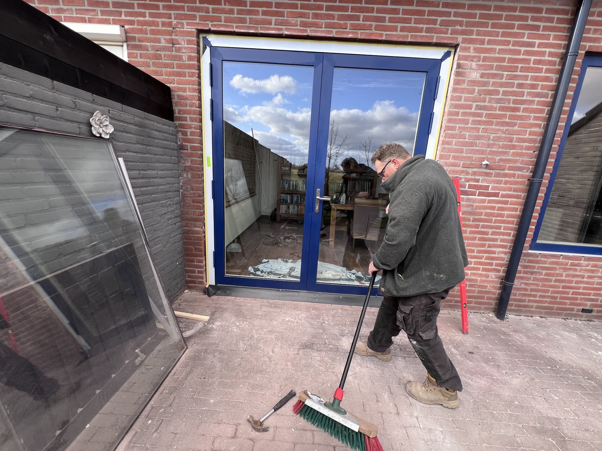 Metamorfose met openslaande deuren en complete bijkeuken