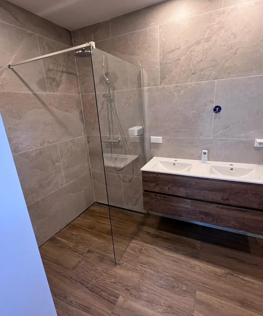Badkamers & afwerking